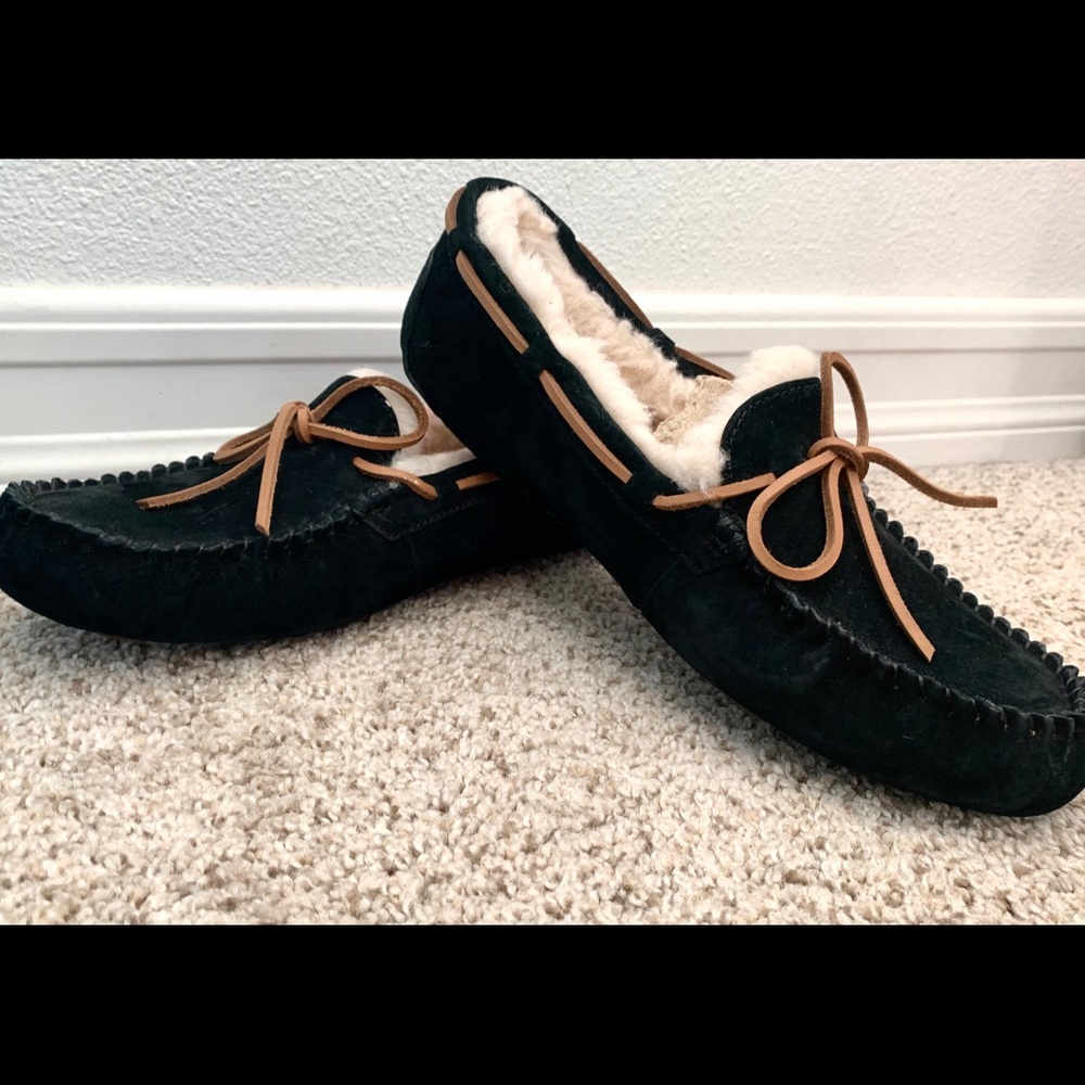 UGG Dakota Size 11